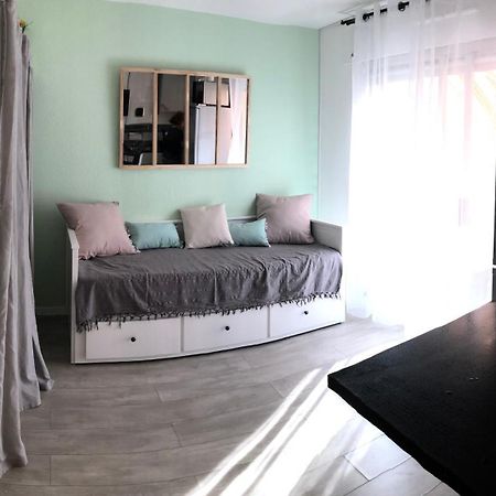 Studio Avec Terrasse Et Piscine Bandol Luaran gambar