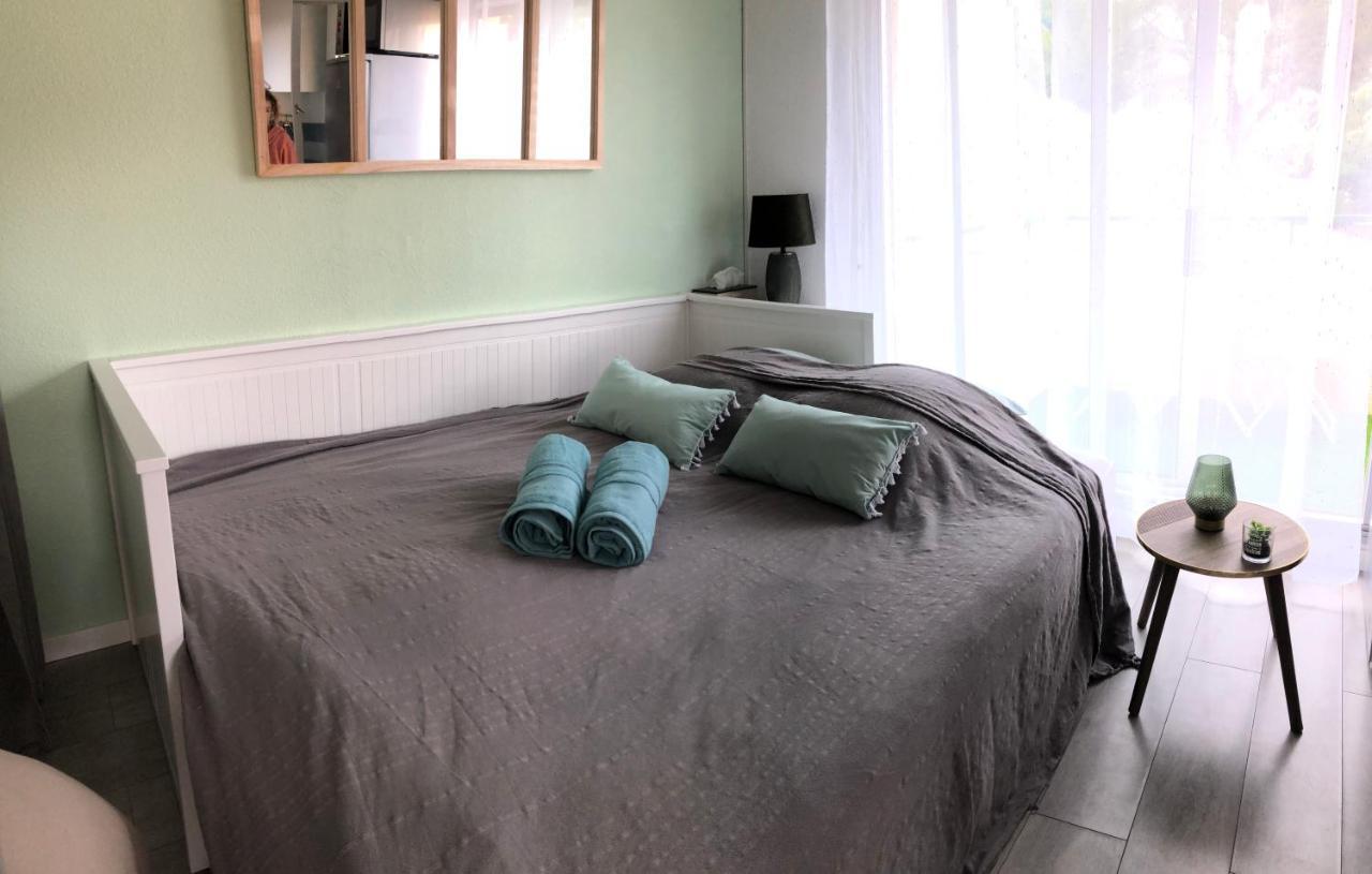Studio Avec Terrasse Et Piscine Bandol Luaran gambar
